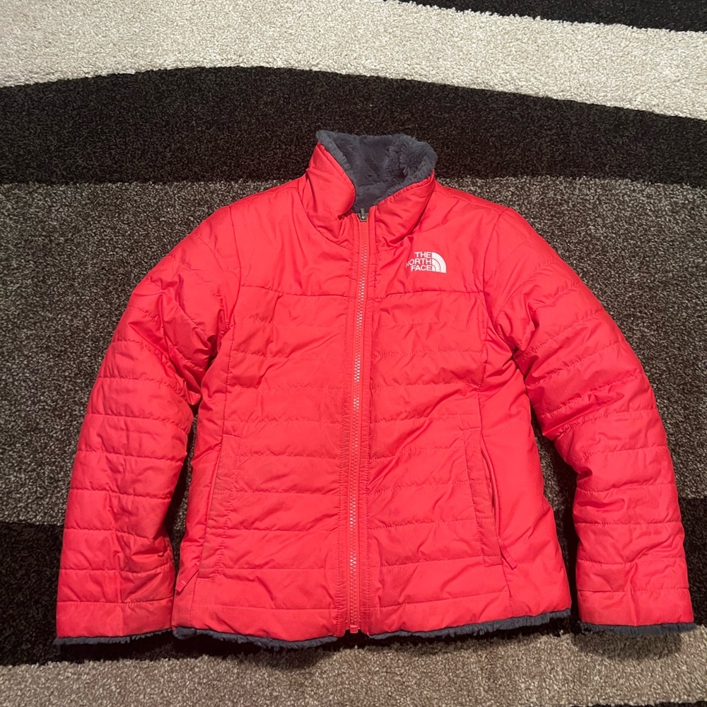 *Flash Sale* Girls XS(6) The North Face winter jacket. Reversible